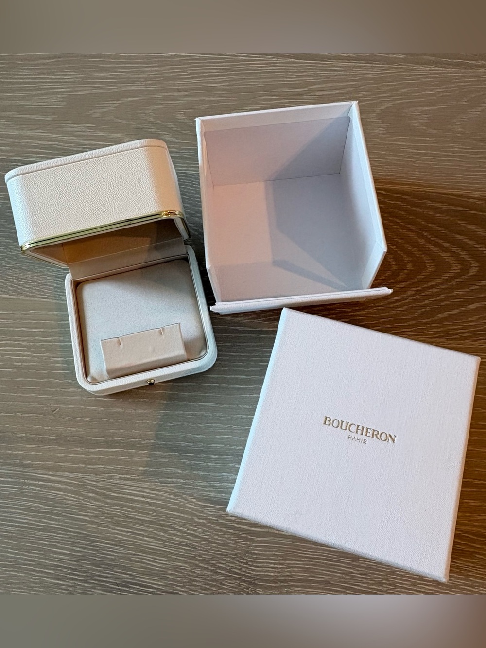 Boucheron White Earring Jewelry Box and gift box